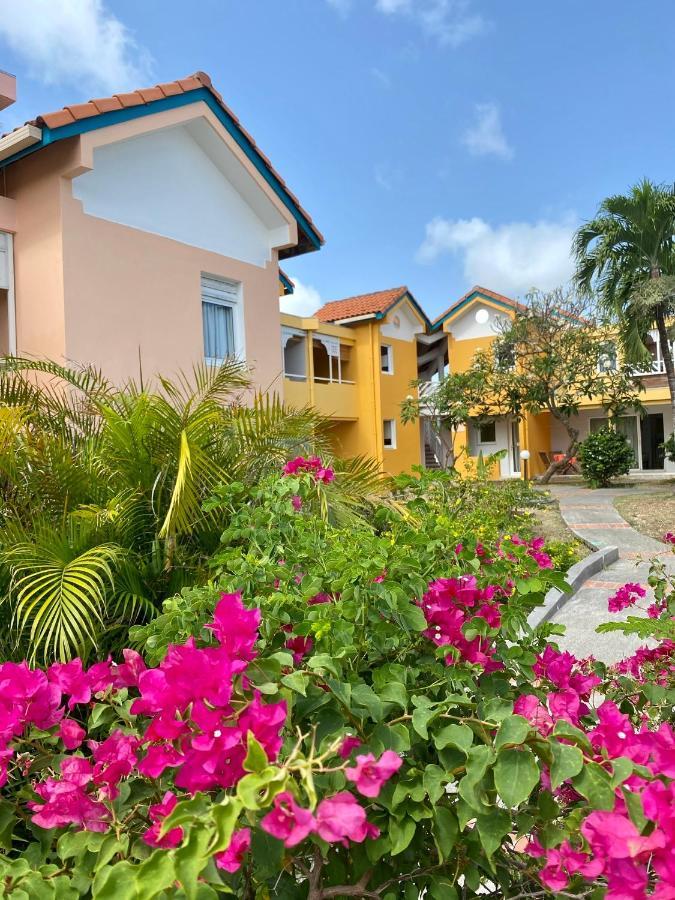 Superbe studio de standing à 800m de la mer des Caraïbes le hameau de beauregard sainte anne Apartamento Exterior foto